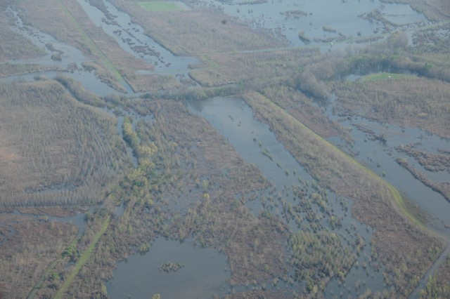 Aerial photos of Vicksburg area during great flood of 2011